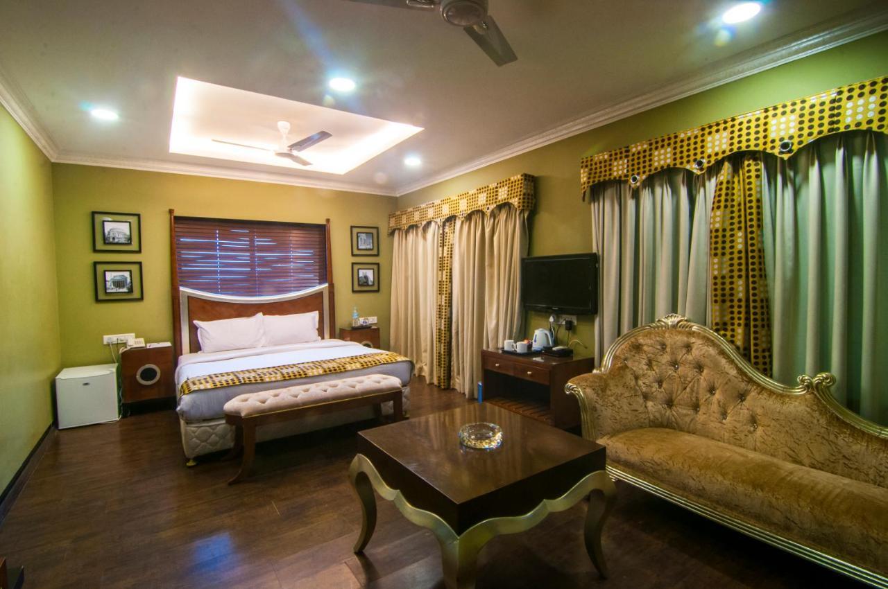 Jalsa Hotel&Banquets Indore Extérieur photo