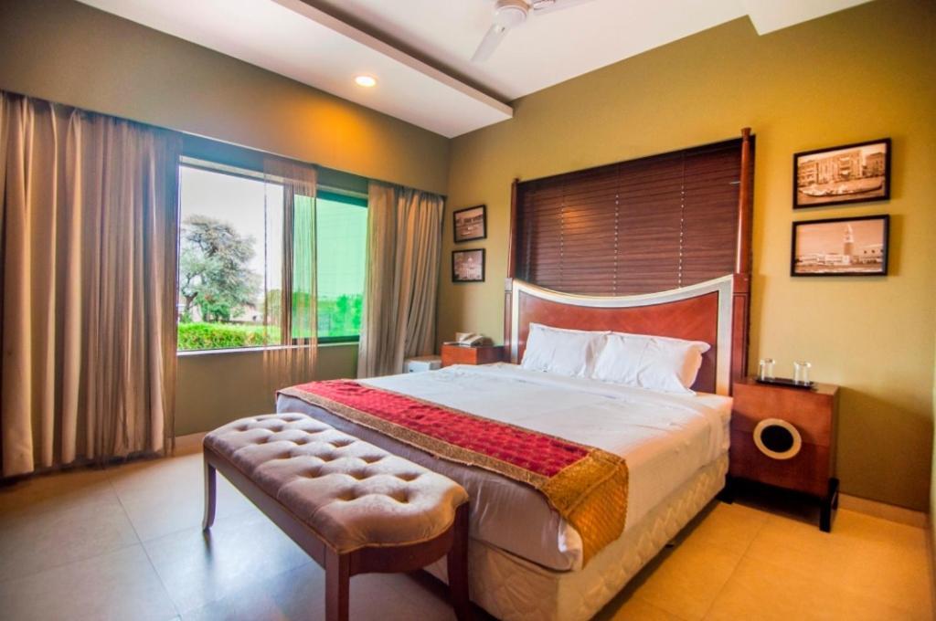 Jalsa Hotel&Banquets Indore Extérieur photo
