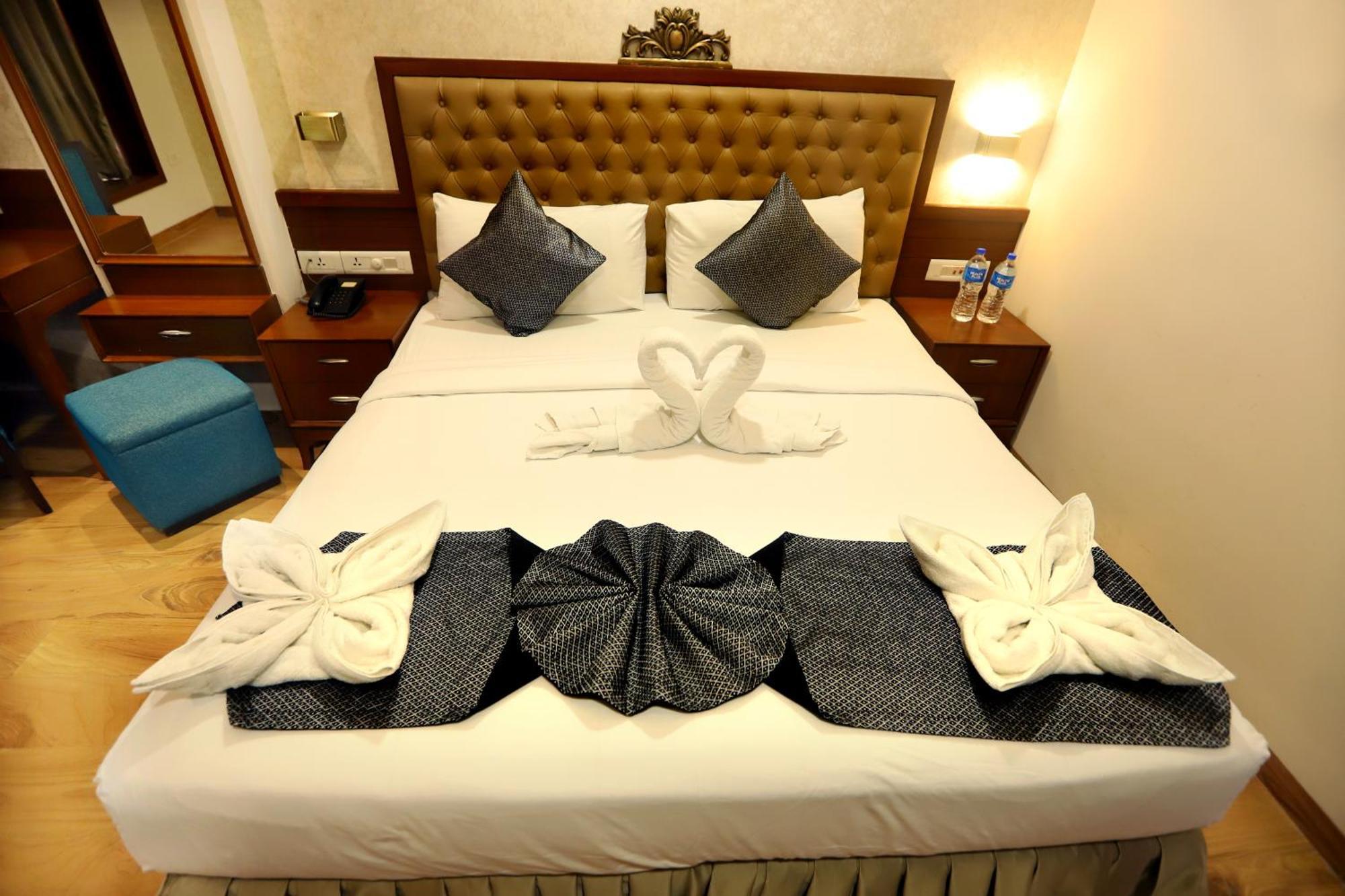 Jalsa Hotel&Banquets Indore Extérieur photo