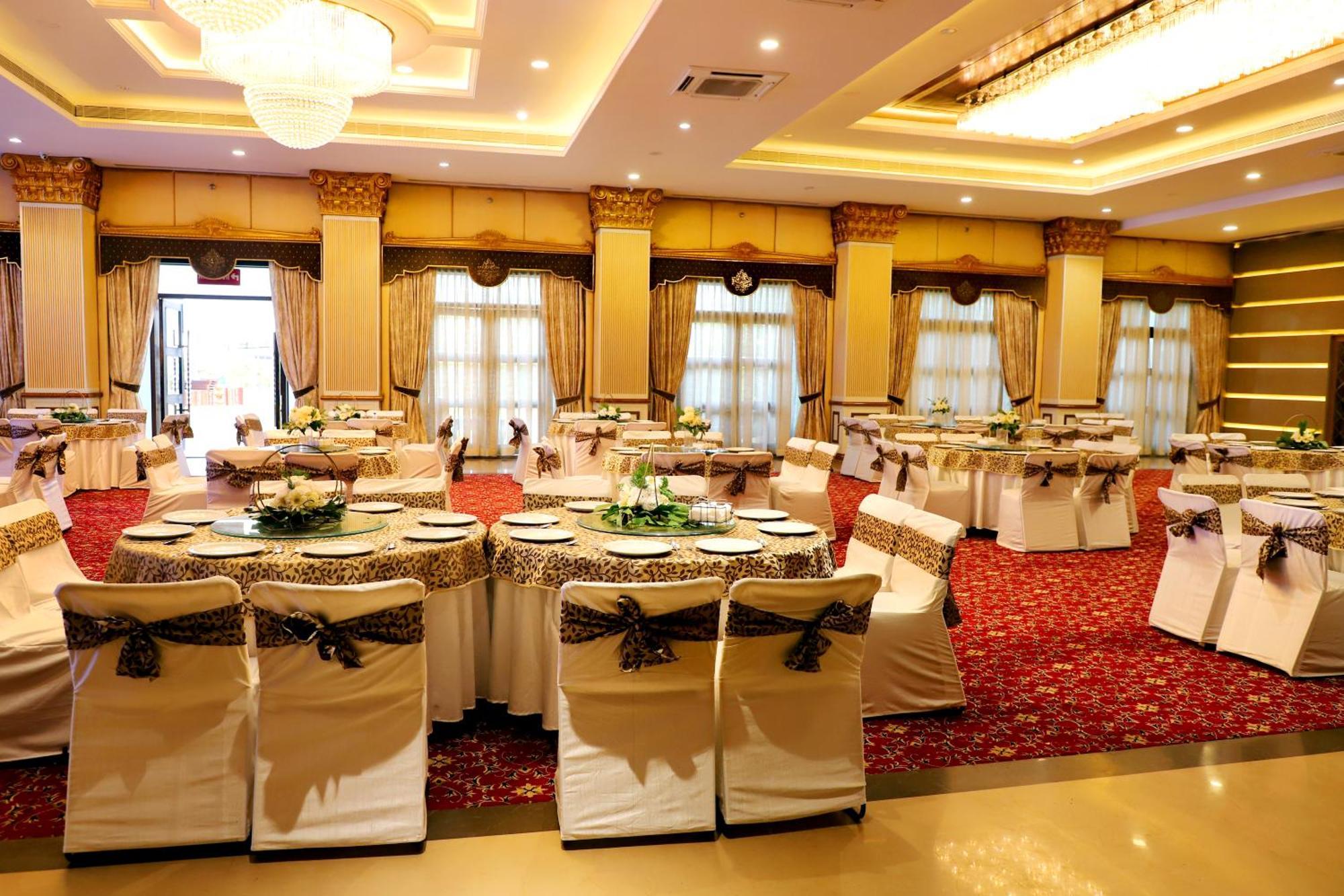 Jalsa Hotel&Banquets Indore Extérieur photo