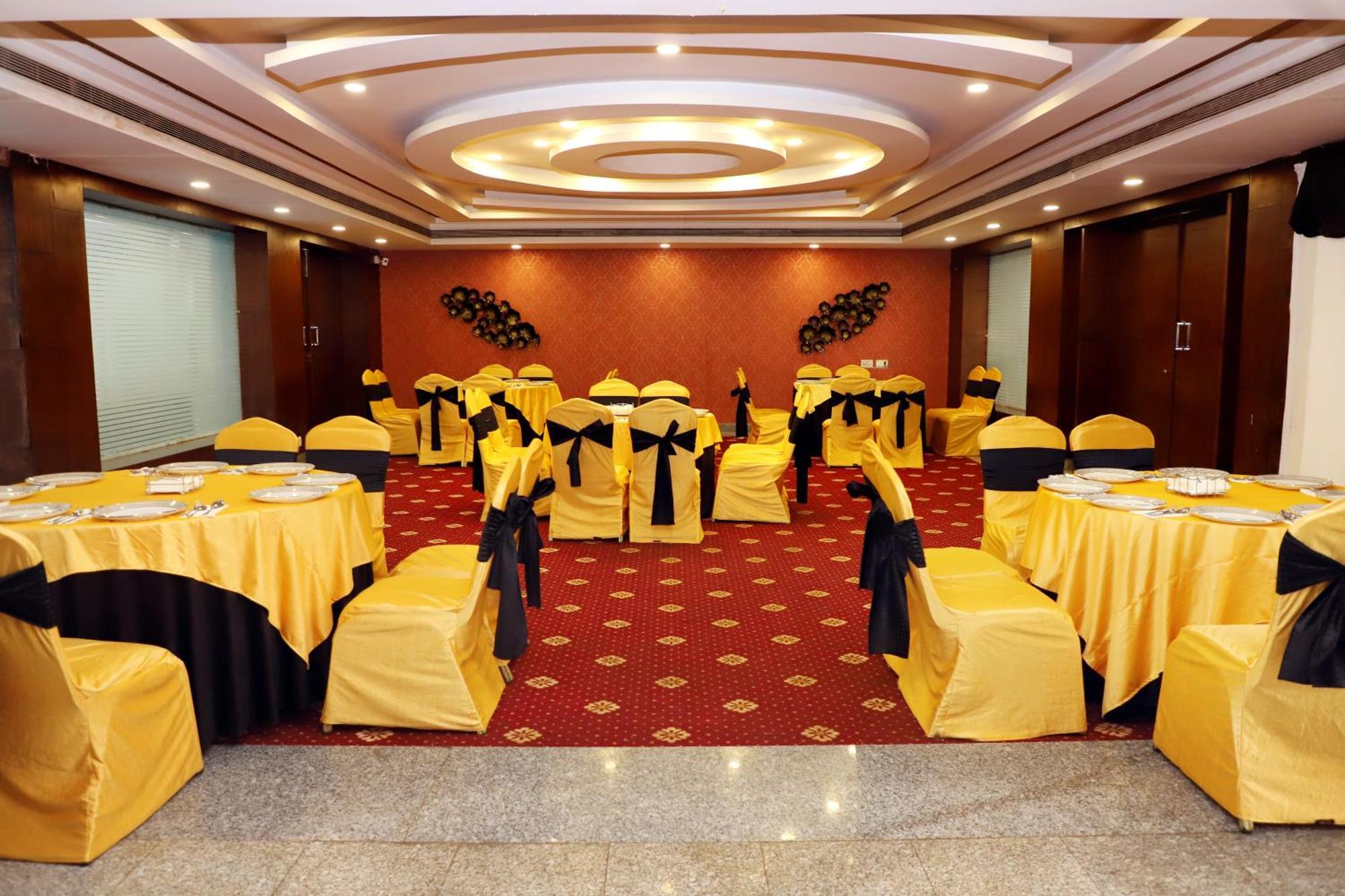 Jalsa Hotel&Banquets Indore Extérieur photo